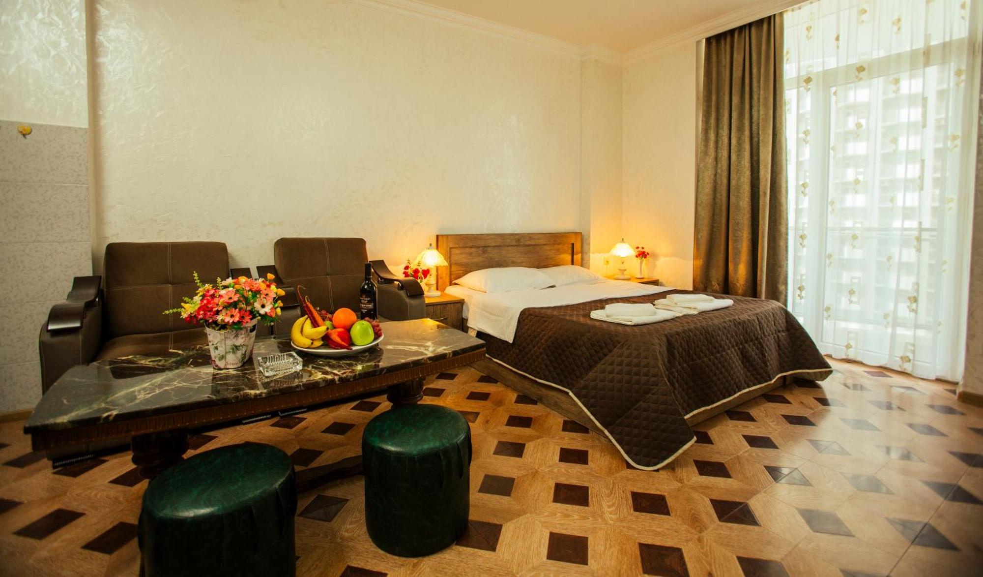 Batumi Royal Apartments Экстерьер фото
