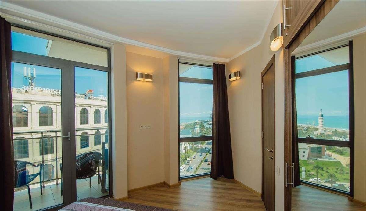 Batumi Royal Apartments Экстерьер фото
