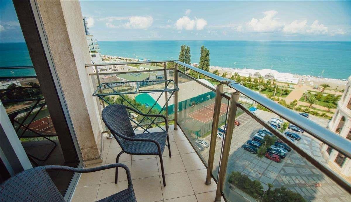Batumi Royal Apartments Экстерьер фото