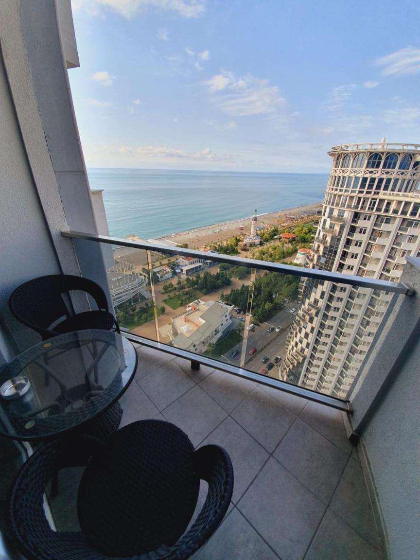 Batumi Royal Apartments Экстерьер фото