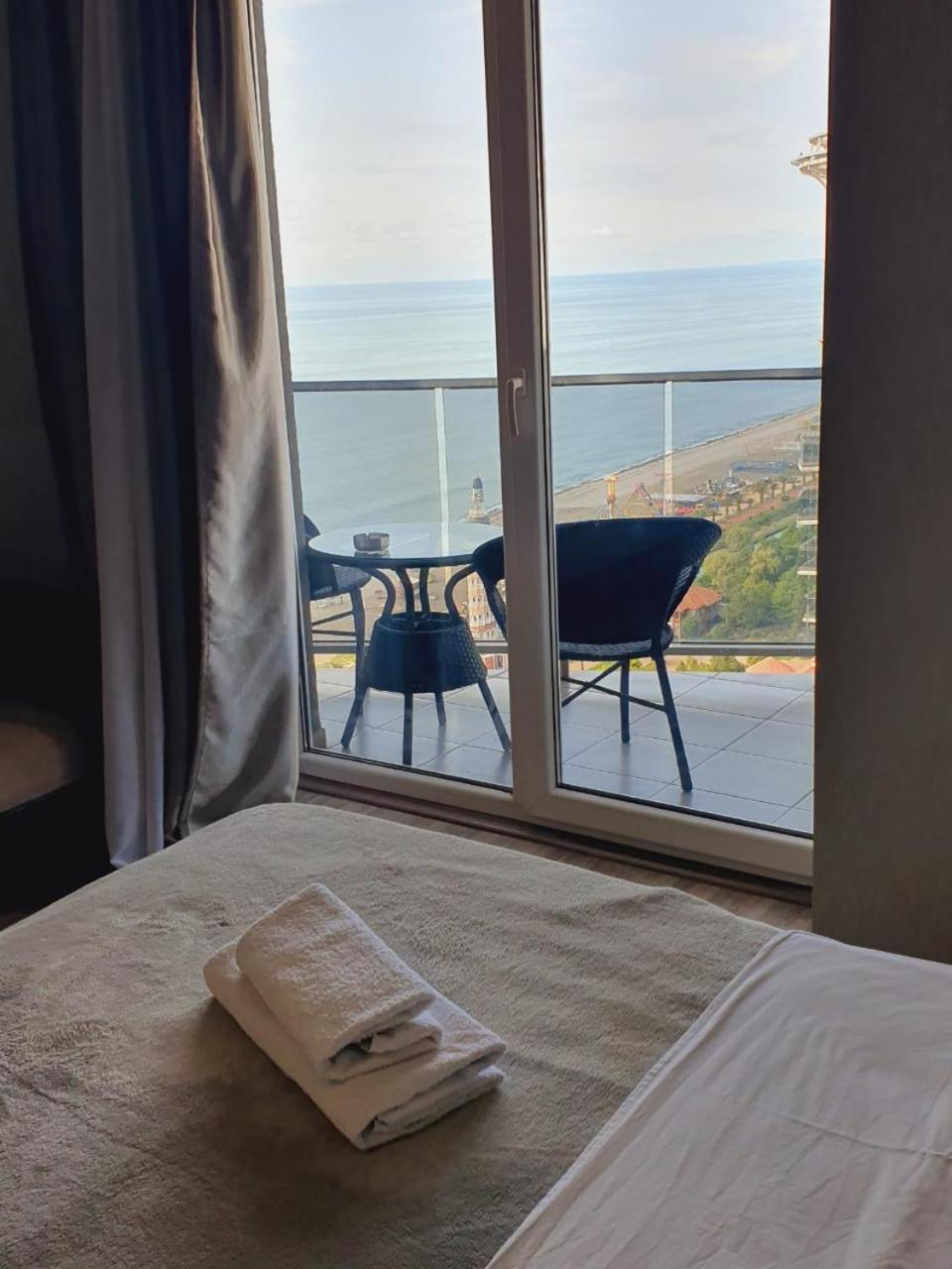 Batumi Royal Apartments Экстерьер фото