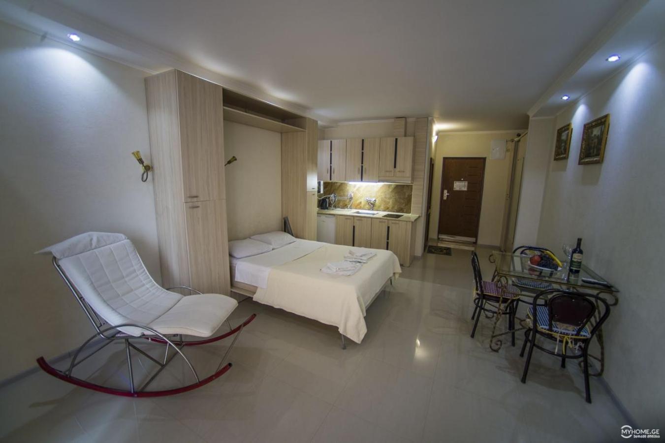 Batumi Royal Apartments Экстерьер фото