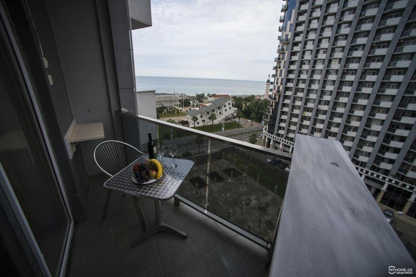 Batumi Royal Apartments Экстерьер фото