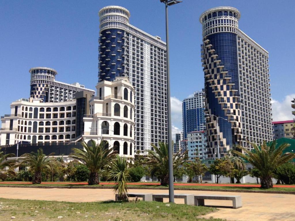 Batumi Royal Apartments Экстерьер фото